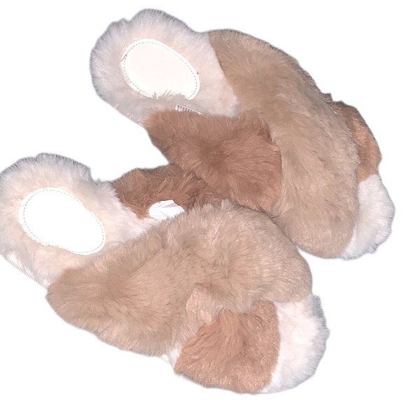 • Stars Above Slide Fluff Tan & Cream Slippers • - Picture 2 of 5